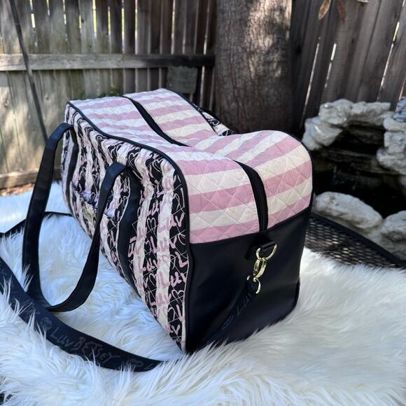 Luv Betsey Johnson Quilted Pink, Black & White Weekender Extra Large Duffle Bag - Picture 2 of 16